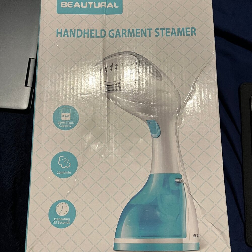 BEAUTURAL Handheld Garment Steamer.